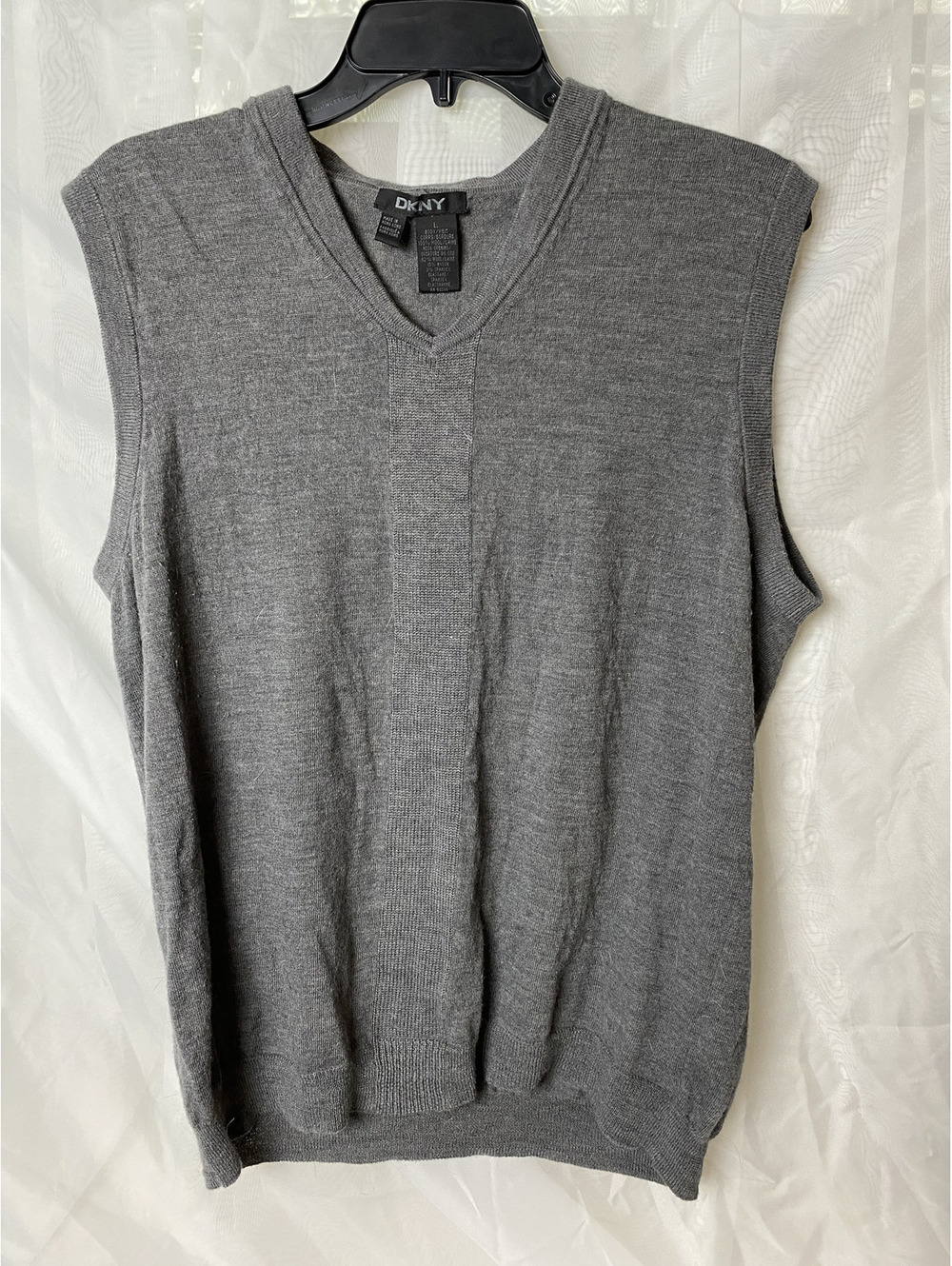 DKNY gray knit sweater vest size L